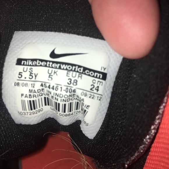 EUC Nike Kids Basketball Shoes 🏀🏀🏀 - Picture 4 of 4